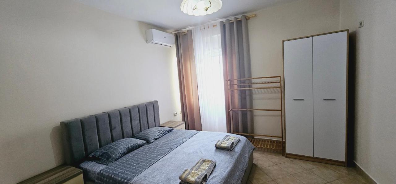 New Bazaar Side Bliss 2 Bed Room Apt With Free Garage Tiranë Eksteriør bilde