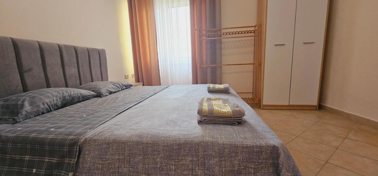 New Bazaar Side Bliss 2 Bed Room Apt With Free Garage Tiranë Eksteriør bilde