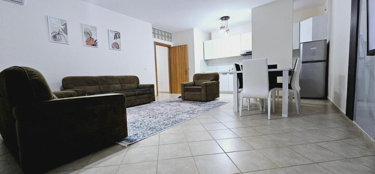 New Bazaar Side Bliss 2 Bed Room Apt With Free Garage Tiranë Eksteriør bilde