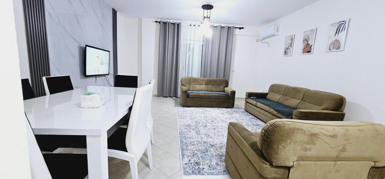 New Bazaar Side Bliss 2 Bed Room Apt With Free Garage Tiranë Eksteriør bilde