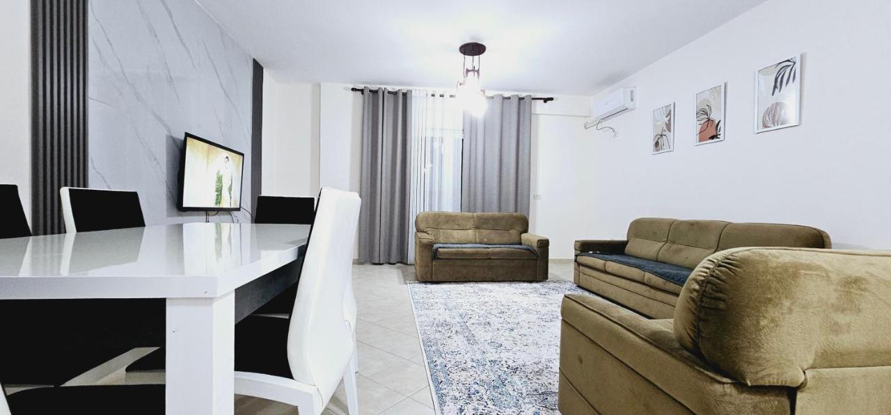 New Bazaar Side Bliss 2 Bed Room Apt With Free Garage Tiranë Eksteriør bilde